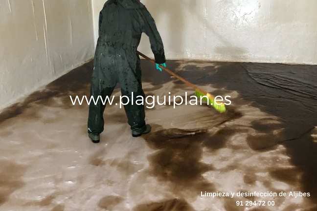 Aljibes Sucios de Agua Sanitaria